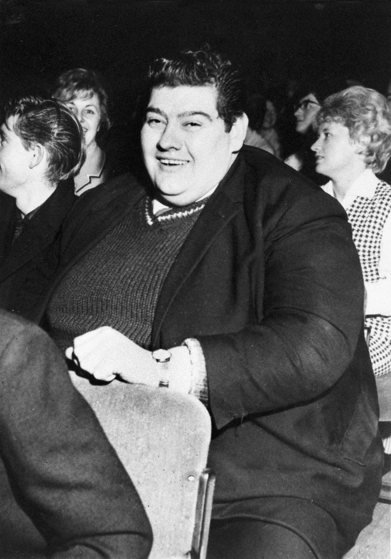 Illustration for article titled No comió durante 382 días, perdió 125 kilos, y vivió para contarlo: la insólita dieta de Angus Barbieri